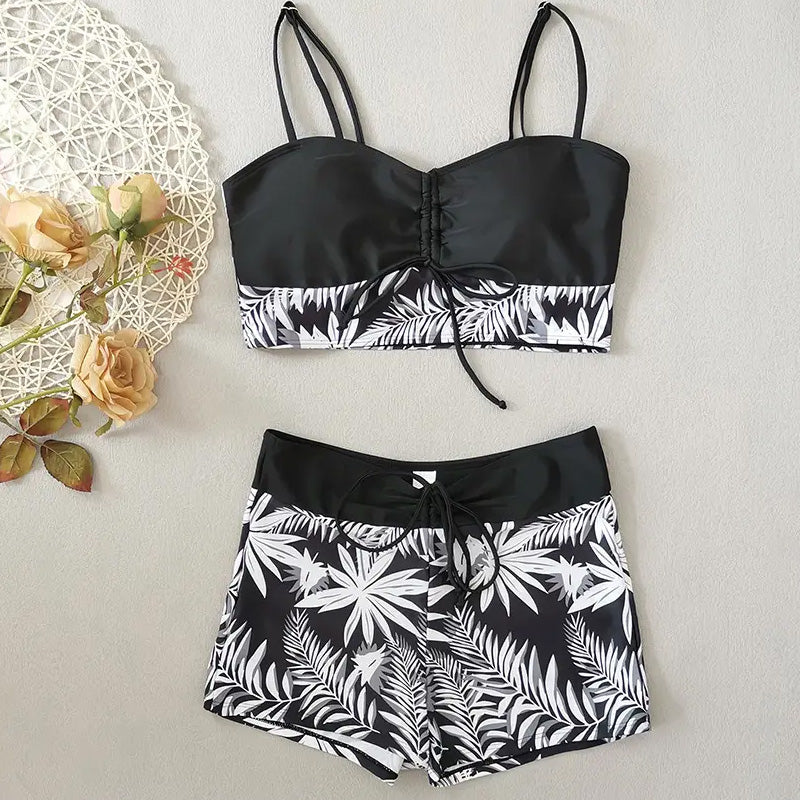 Jungle Élégante | Ensemble Crop Top et Short