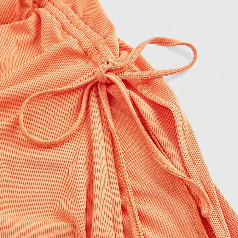Riviera Élégance | Robe cintrée fendue
